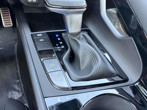 Used 2025 Hyundai Elantra SEL image 20