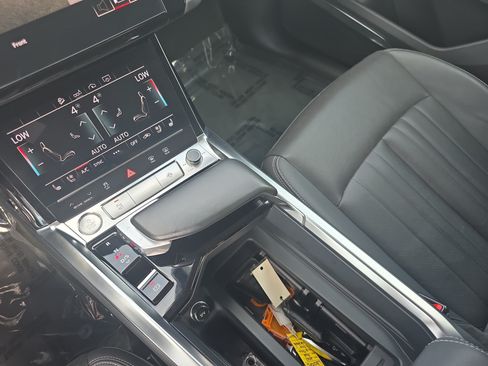 Used 2020 Audi e-tron Premium Plus AWD/4WD image 21