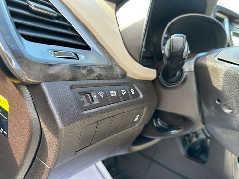 Used 2017 Hyundai Santa Fe Sport AWD/4WD image 19