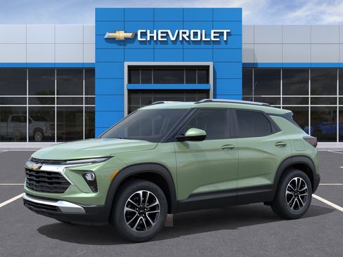 New 2026 Chevrolet TrailBlazer LT w/ Convenience Package FWD image 2