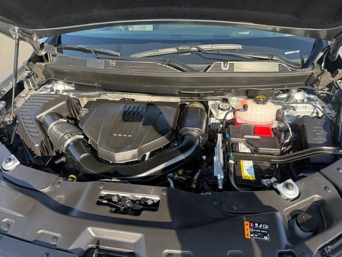 Certified 2024 Chevrolet Traverse LT FWD image 20