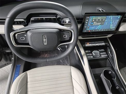 New 2026 Lincoln Nautilus Reserve w/ Jet Appearance Package image 16