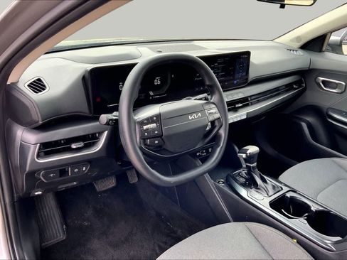 Used 2025 Kia K4 FWD image 17
