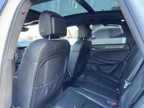 Used 2015 Porsche Macan Turbo image 47