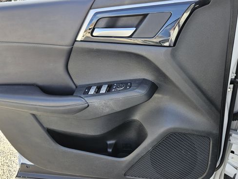 Used 2024 Mitsubishi Outlander SE image 31