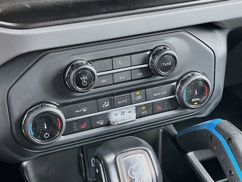 Used 2022 Ford Bronco Black Diamond AWD/4WD image 16