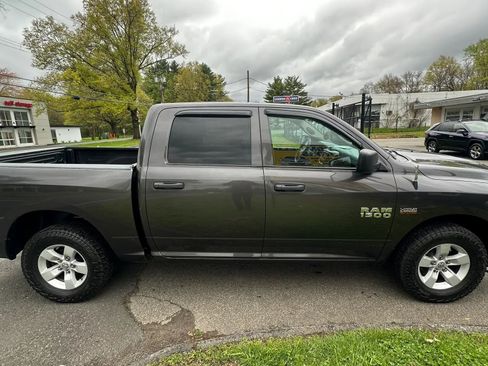 Used 2016 RAM 1500 Express AWD/4WD image 4
