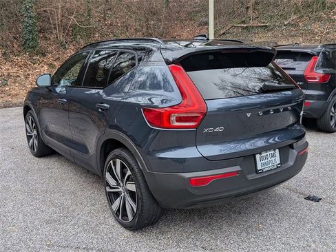 Used 2022 Volvo XC40 P8 Recharge Ultimate image 5