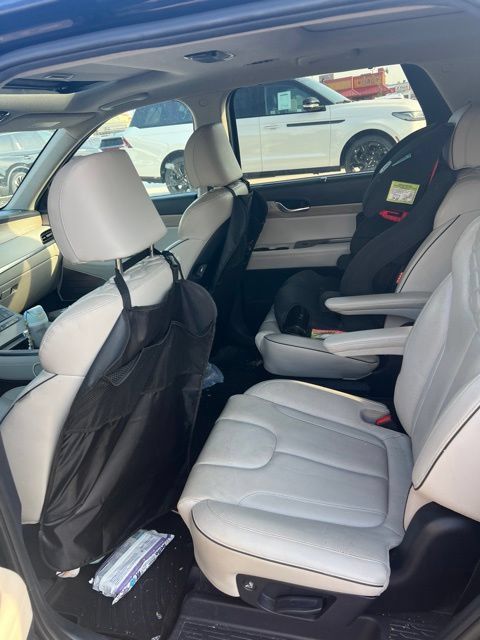 Used 2022 Hyundai Palisade Limited AWD/4WD image 3