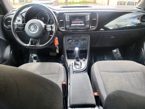 Used 2019 Volkswagen Beetle 2.0T S FWD image 2