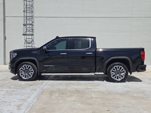 Used 2023 GMC Sierra 1500 Denali Ultimate image 5