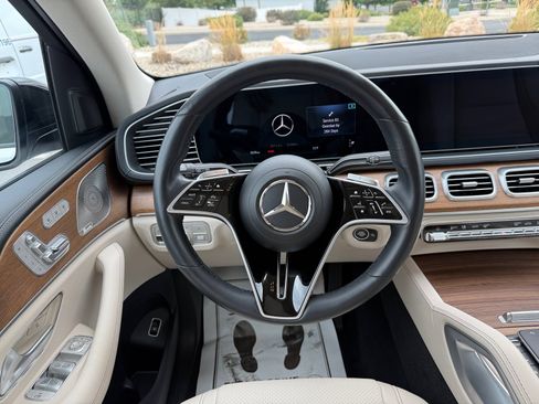 Used 2024 Mercedes-Benz GLE 350 4MATIC image 9