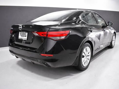 Used 2025 Nissan Sentra S image 8