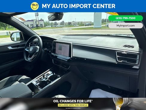 Used 2025 Volkswagen Atlas Cross Sport SEL Premium R-Line AWD/4WD image 31