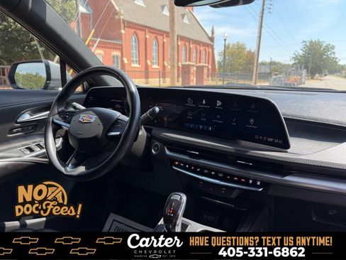 Used 2024 Cadillac XT4 Premium Luxury FWD image 3