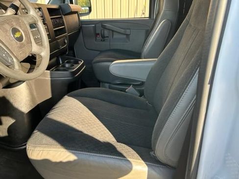 Used 2022 Chevrolet Express 2500 w/ Driver Convenience Package RWD image 10