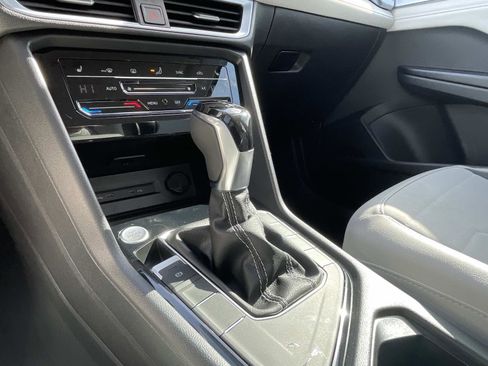 New 2026 Volkswagen Taos SE FWD image 29