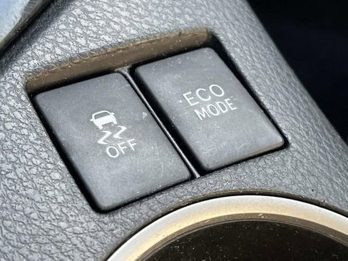 Used 2014 Toyota Corolla LE FWD image 35