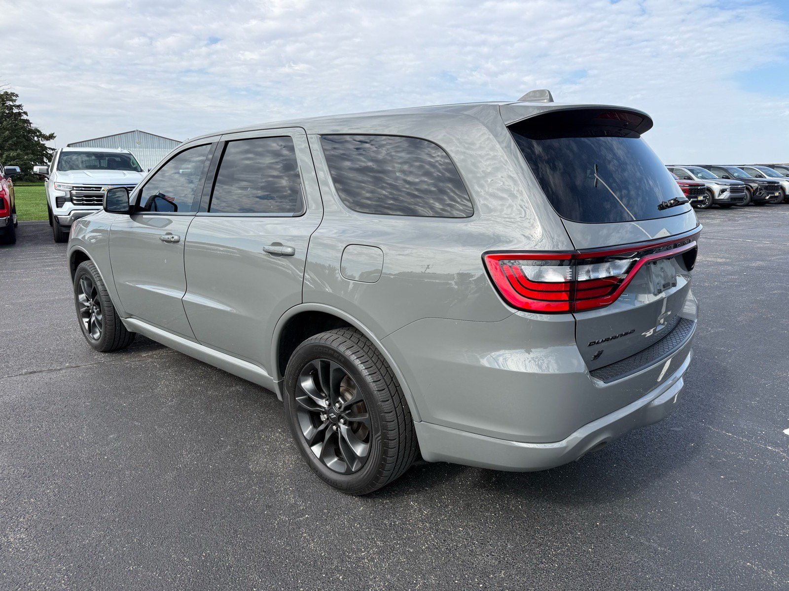 Used 2022 Dodge Durango SXT w/ Blacktop Package AWD/4WD image 3