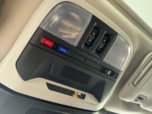 Used 2024 Subaru Crosstrek 2.0i Premium image 25