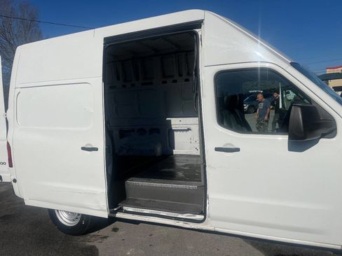 Used 2019 Nissan NV 2500 S image 19