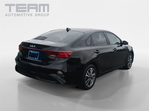 Used 2023 Kia Forte LXS w/ LXS Technology Package image 7