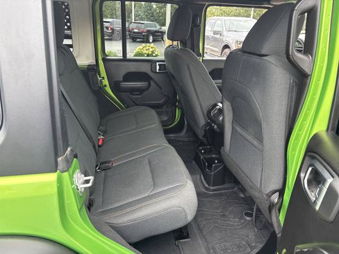 Used 2025 Jeep Wrangler Unlimited Sport AWD/4WD image 12