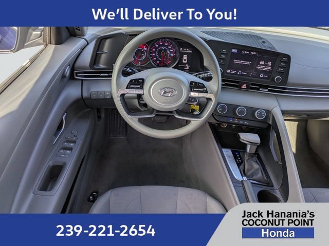 Used 2021 Hyundai Elantra SE FWD image 14