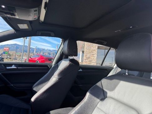 Used 2016 Volkswagen GTI SE image 27