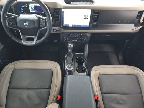 Used 2023 Ford Bronco Wildtrak AWD/4WD image 14
