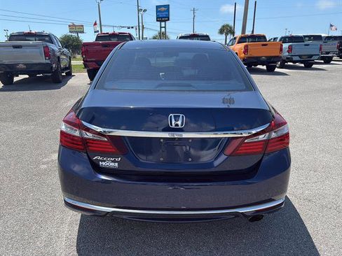 Used 2017 Honda Accord LX image 7