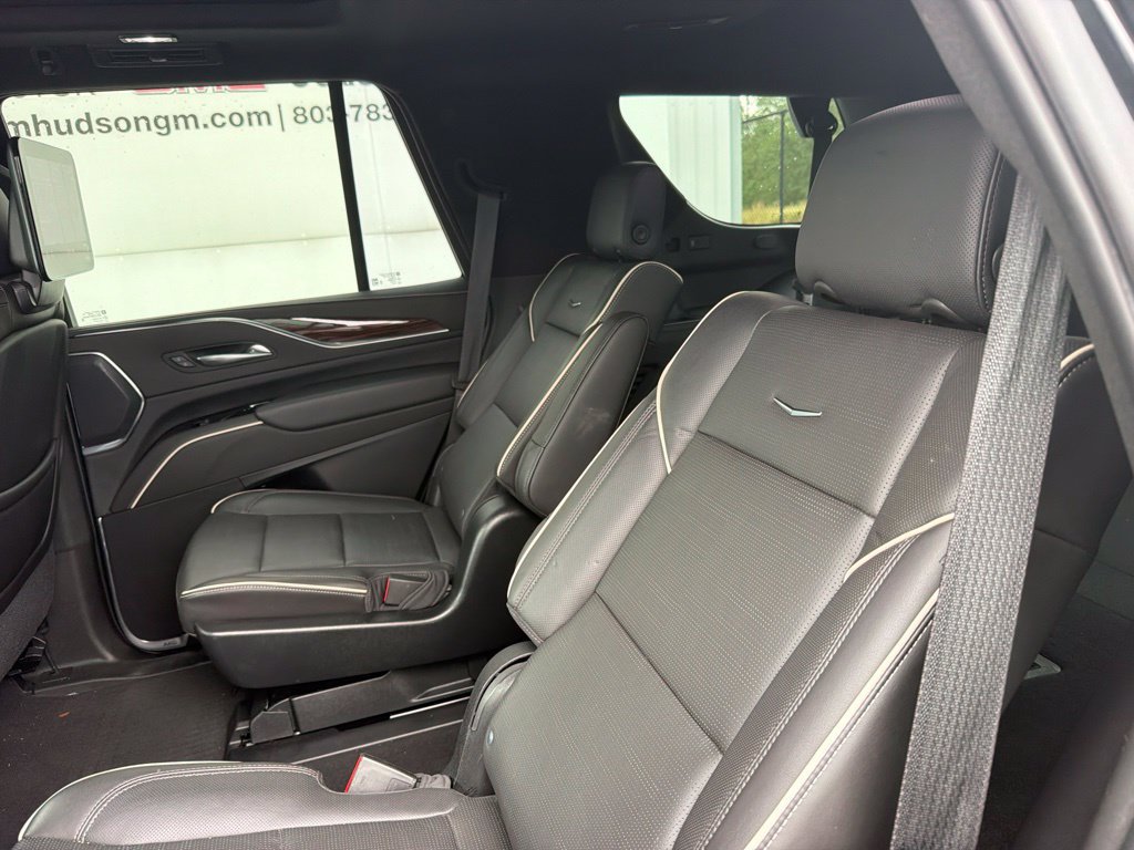 Used 2021 Cadillac Escalade Premium Luxury AWD/4WD image 11