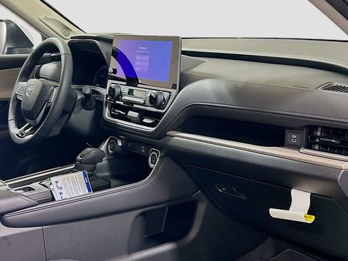 New 2026 Toyota Grand Highlander AWD image 31