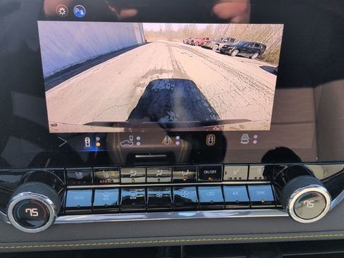 Used 2025 Chevrolet Colorado ZR2 w/ Technology Package image 17