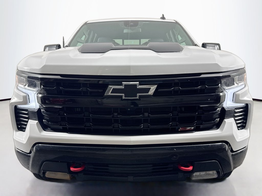 Used 2022 Chevrolet Silverado 1500 LT Trail Boss w/ LT Trail Boss Premium Package AWD/4WD image 2