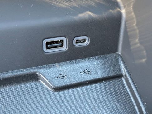 New 2025 Chevrolet Suburban High Country image 24