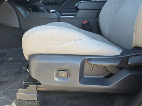 Used 2024 Toyota Tacoma SR5 AWD/4WD image 30