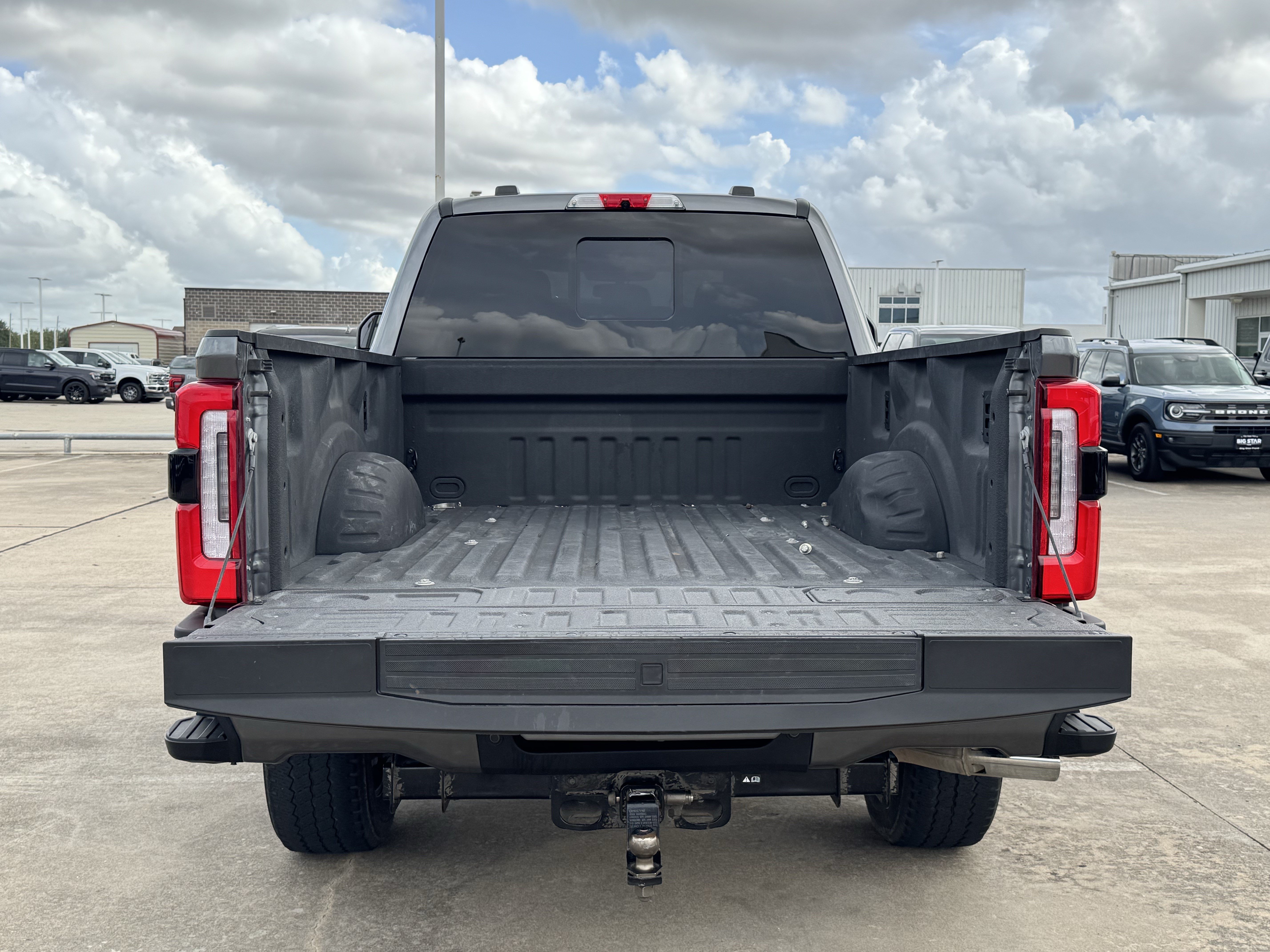 Used 2025 Ford F250 Platinum w/ FX4 Off-Road Package AWD/4WD image 35