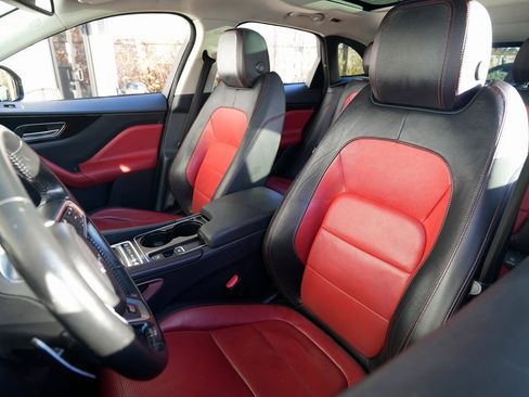 Used 2017 Jaguar F-PACE R-Sport image 25