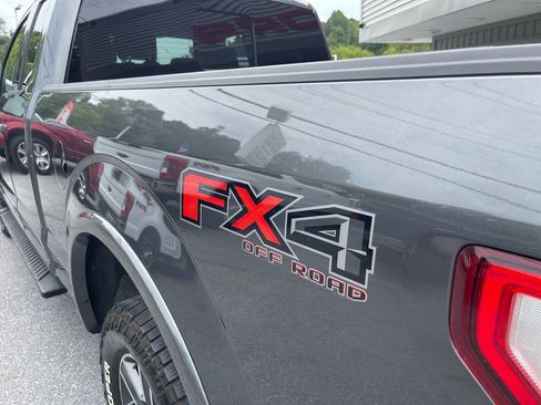 Used 2017 Ford F150 XLT w/ Equipment Group 302A Luxury AWD/4WD image 12