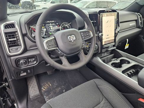 New 2026 RAM 1500 4x4 Crew Cab image 12