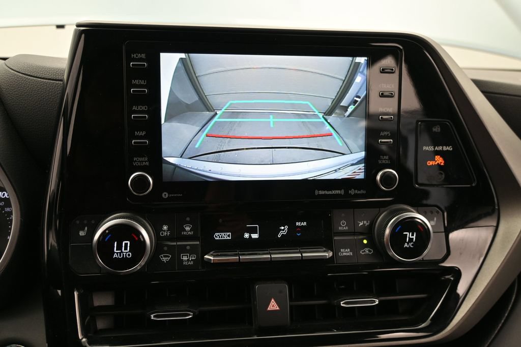 Used 2022 Toyota Highlander XLE FWD image 14