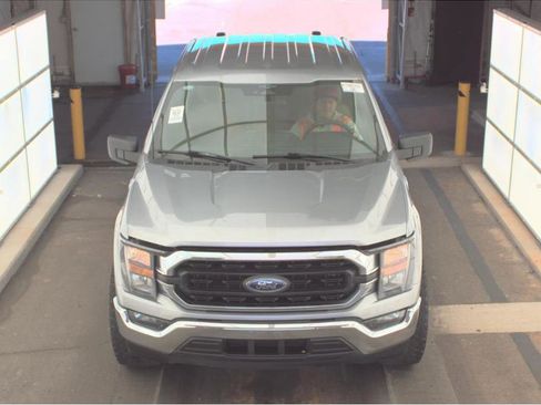 Used 2023 Ford F150 XLT image 3