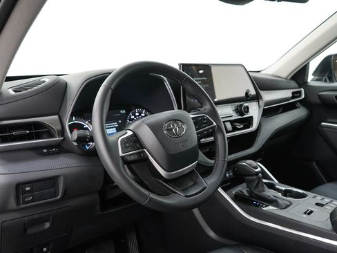 Certified 2026 Toyota Highlander XLE AWD/4WD image 26