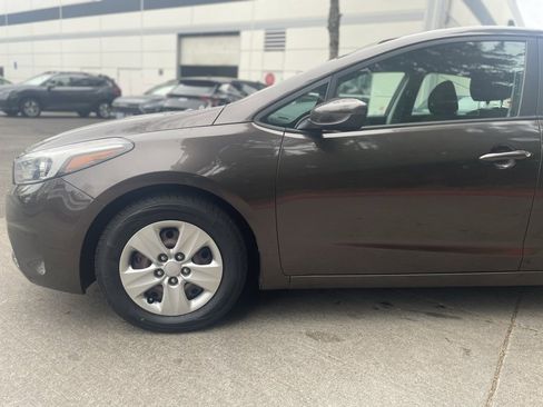 Used 2018 Kia Forte LX image 8