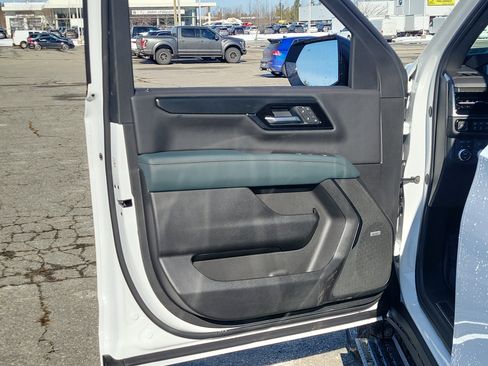 New 2026 GMC Yukon AT4 w/ AT4 Premium Plus Package image 17