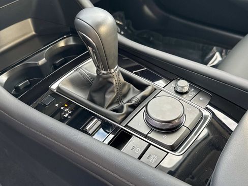 Used 2024 MAZDA MAZDA3 s image 27