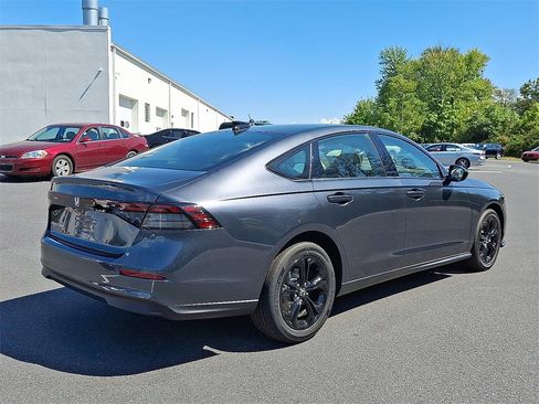 New 2025 Honda Accord SE image 4