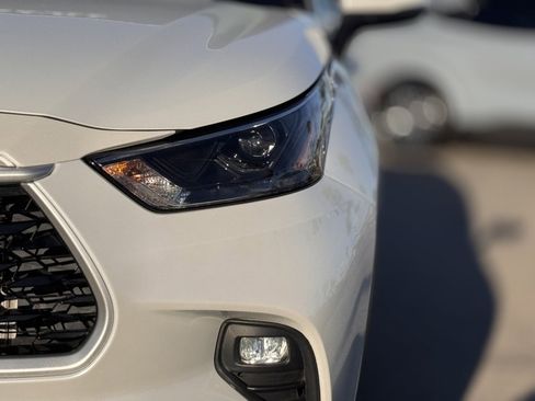 Used 2022 Toyota Highlander XLE image 8