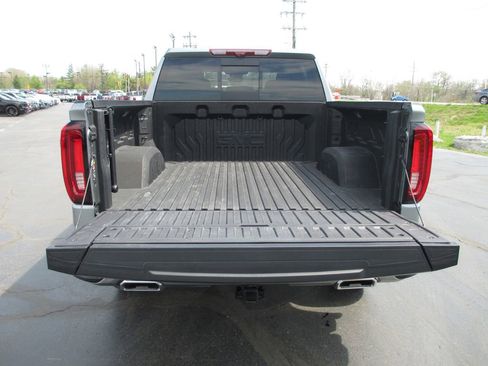 Used 2024 GMC Sierra 1500 AT4 w/ Technology Package image 8